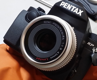 レンズ smc PENTAX-FA 43mm F1.9 Limited: ストックフォト